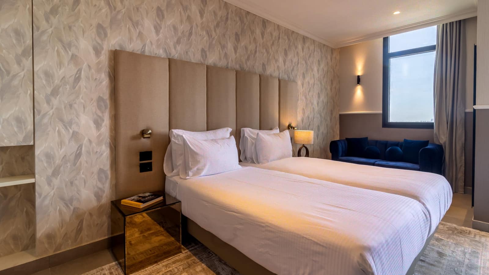 Yirmiyahu 33 hotel